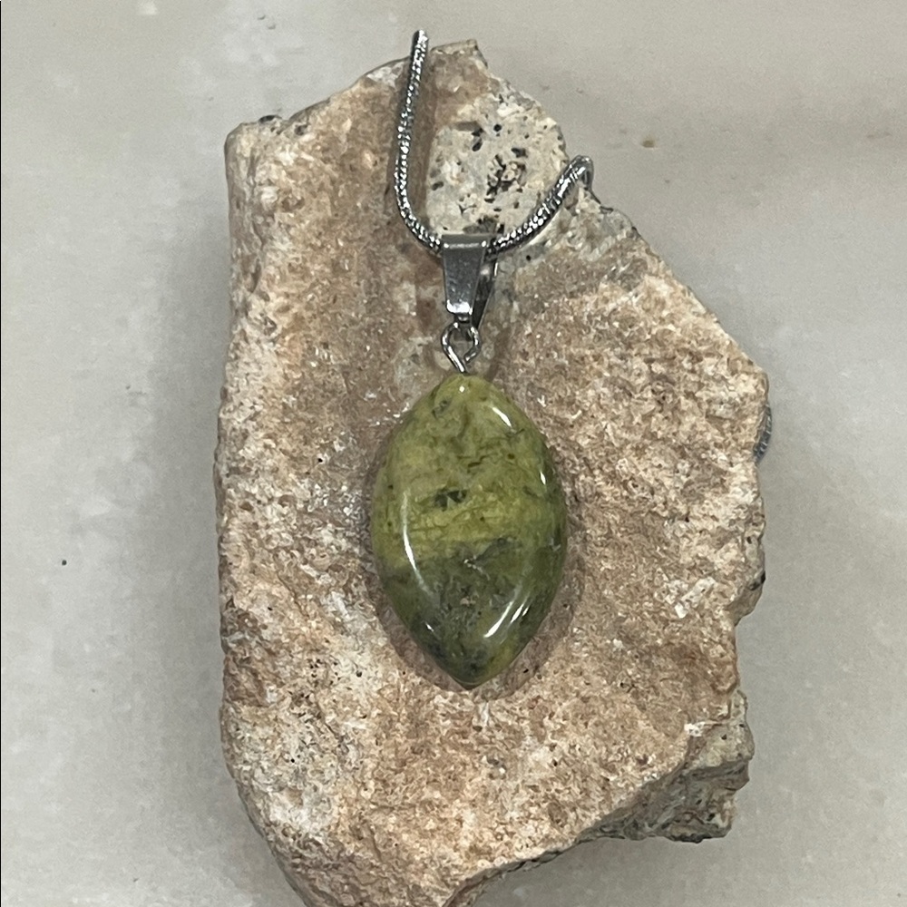 Green Serpentine Stone Pendant Necklace
